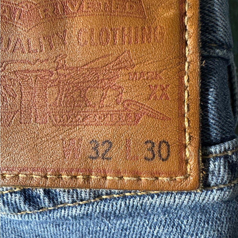 Levi's 501 Denim Cut off Jean Shorts Size 32 Raw Hem Button Fly - Picture 7 of 8